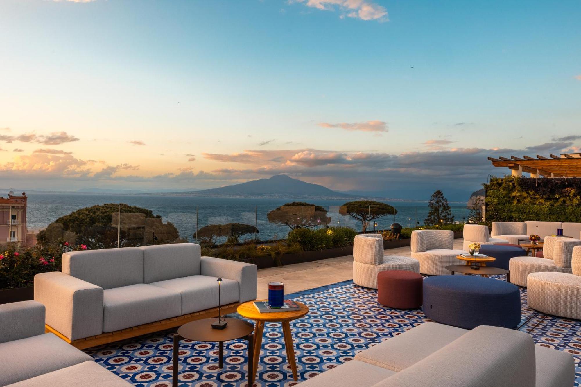 Hotel Carlton International 5*